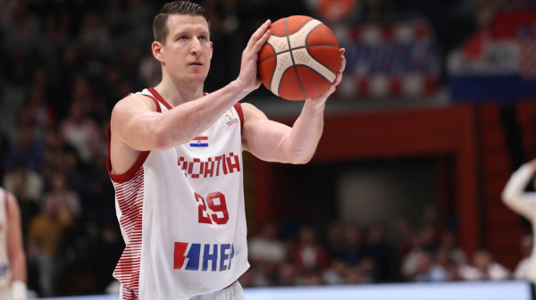 Dvostruki MVP podelio Hitlerovu knjigu: Hrvat hitno sve obrisao FOTO