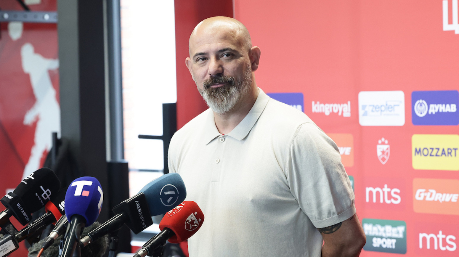 Zvezda pali motore – Terzić: "Vodite računa"; Stanković: "Uvek čuvamo bombu u rukavu" VIDEO