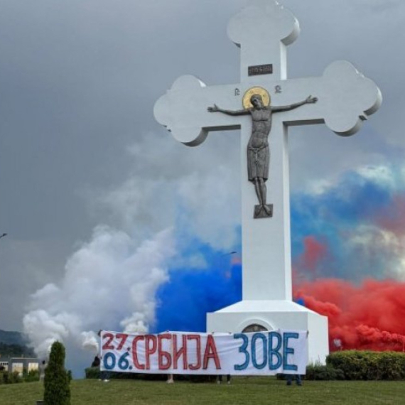 Veličanstven prizor iz Kragujevca: "Srbija zove – 27. jun" VIDEO