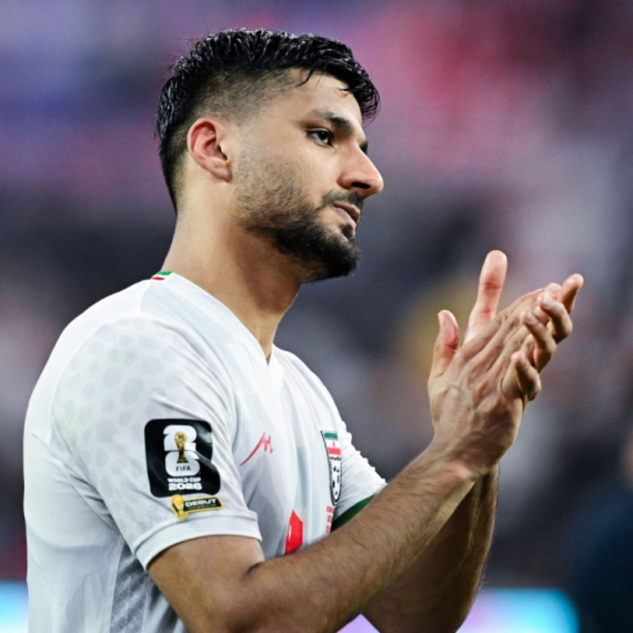 Šta ti bi? Iranac postigao gol na američkom tlu, pa "upucao" publiku VIDEO