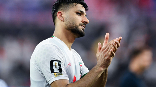 Šta ti bi? Iranac postigao gol na američkom tlu, pa "upucao" publiku VIDEO