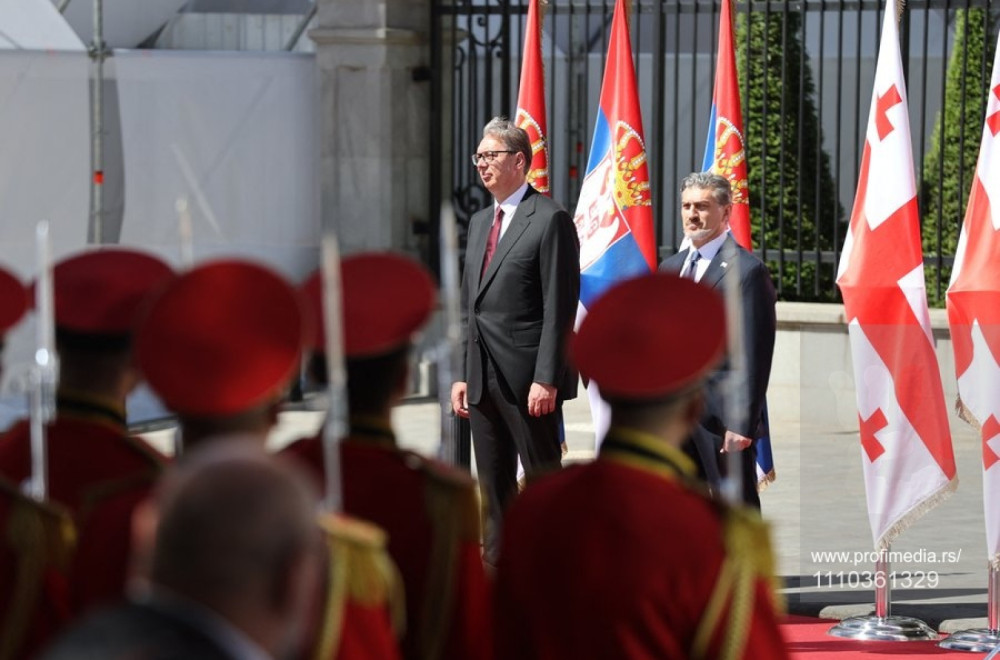 Vučić nastavlja posetu Gruziji; Sastao se sa premijerom Kobahidzeom u Tbilisiju