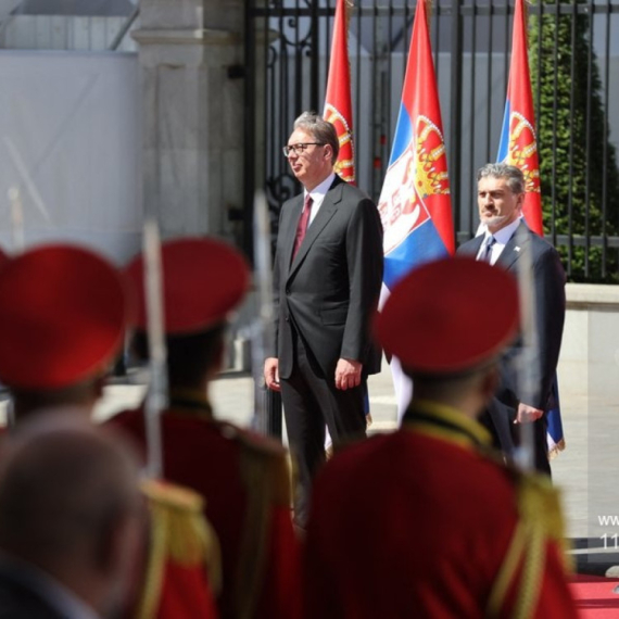 Vučić nastavlja posetu Gruziji; Sastao se sa premijerom Kobahidzeom u Tbilisiju