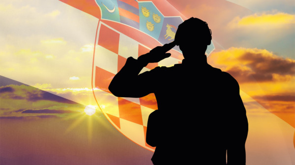 Hrvatski influenser dobio poziv za vojsku, pa pokazao stajling za kasarnu - vrući šorts VIDEO