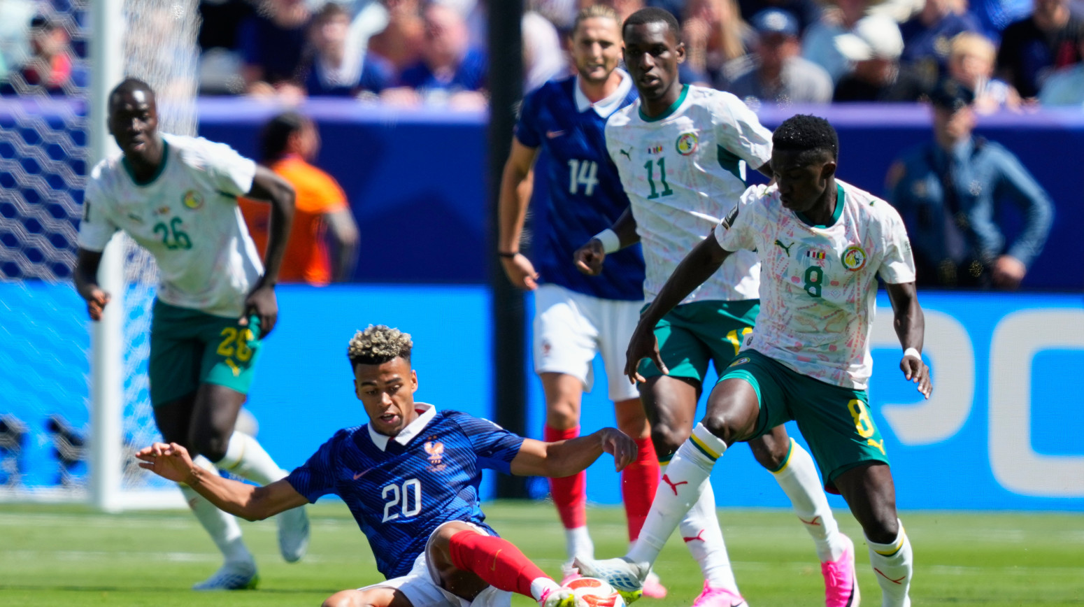 Mirno u Njujorku: Francuska oprezna, Senegal se trudi