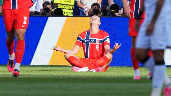 Ludnica u Bostonu – Irak primio neverovatan gol, pa vezao tri zicera!