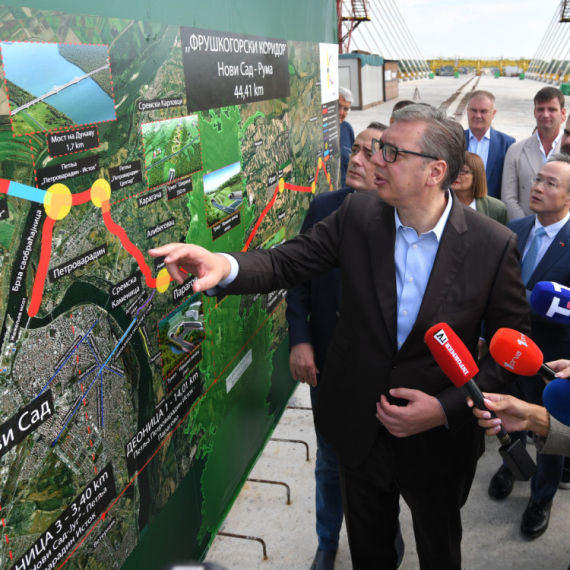 Vučić: "Do kraja mandata završićemo mnogo infrastrukturnih projekata"; "Moravski koridor važan za ekonomiju"