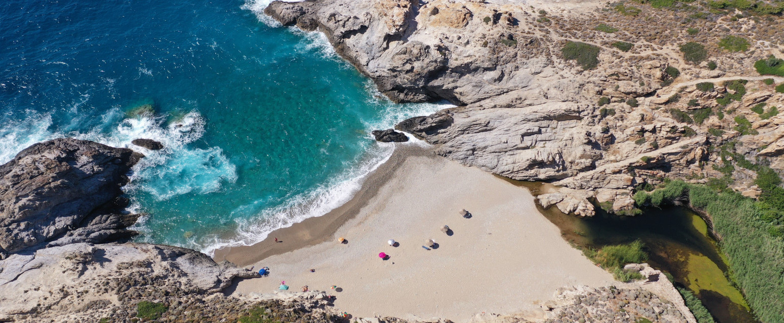 Ovo je najopasnija plaža u Grčkoj: Raj na prvi pogled, a "pakao" u vodi FOTO