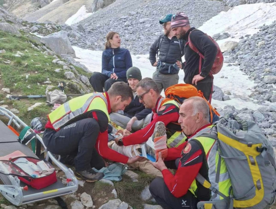 Drama na Durmitoru: Belgijanac povredio nogu, spasavao ga helikopter FOTO