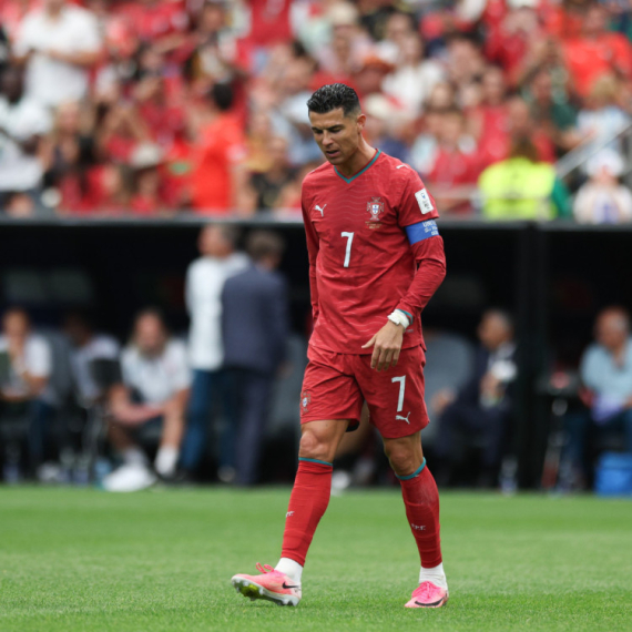 "Ako je timski igrač, Ronaldo treba da sedne na klupu"