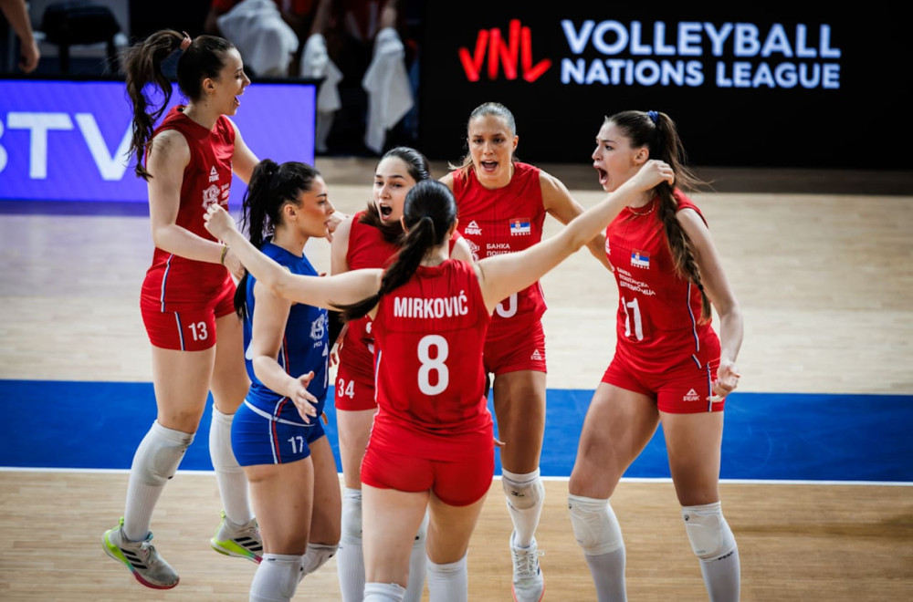 "Zna se ko je za reprezentaciju, a ko ne – iskristalisala se ekipa, uz 'babe' koje treba da dođu" VIDEO