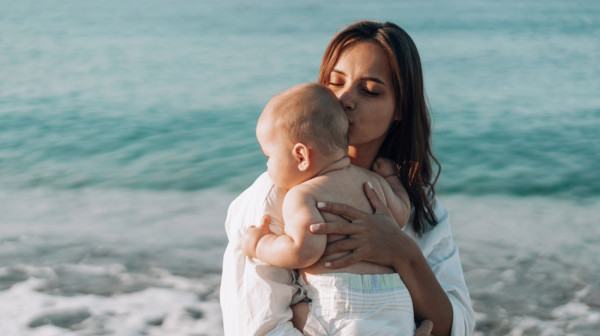 Zbog čega su bebe rođene tokom leta "u prednosti" u odnosu na druge