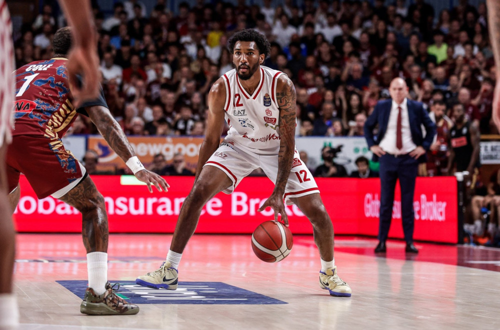 Dovodio se u vezu sa Partizanom, ali igraće protiv njega