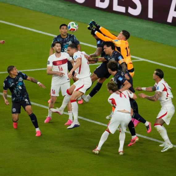 Prečka, stativa, ali ne i gol – sve pršti zbog Turske i Paragvaja VIDEO