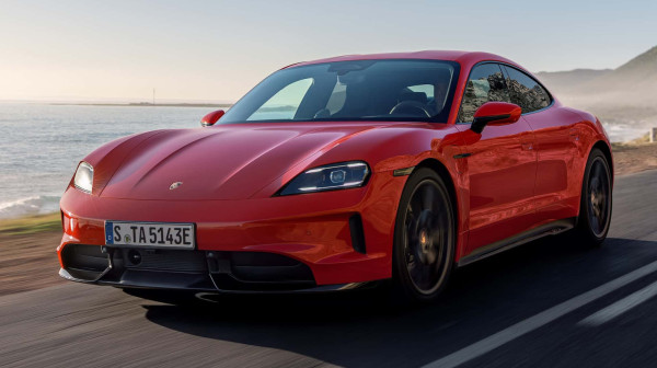 Porsche napravio neočekivan zaokret: Električni Taycan dobio "menjač" sa osam brzina FOTO