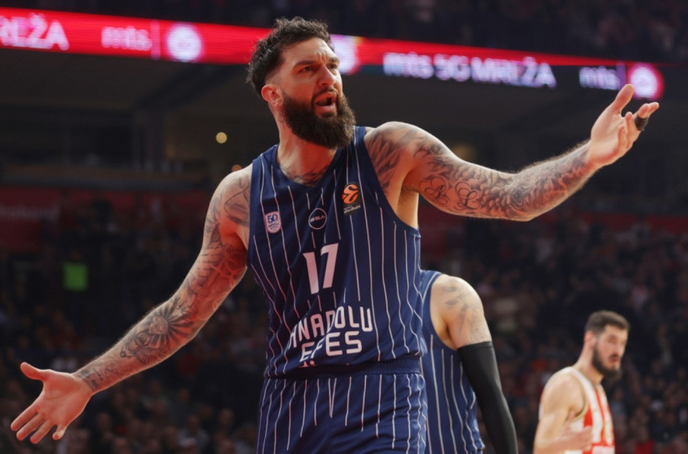 Efes nastavio sa "čistkom"