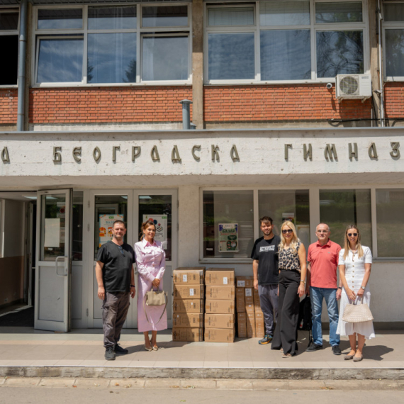 Nova računarska oprema za Sedmu beogradsku gimanziju: Novu školsku godinu dočekuju uz savremenije uslove