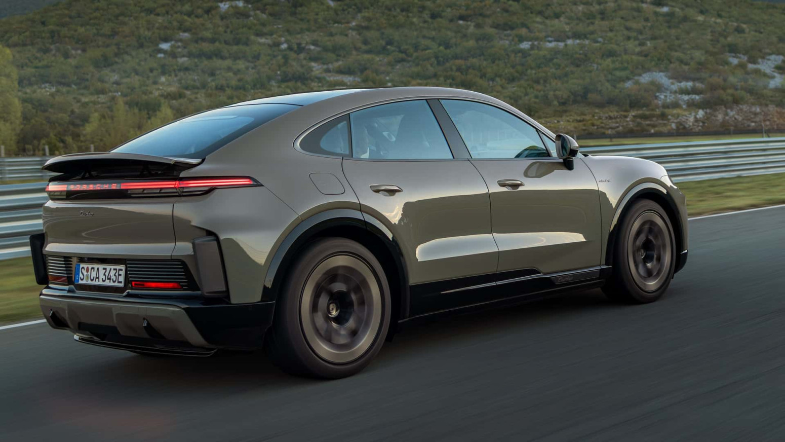 Električni automobili više neće smeti da glume benzince? Stiže novi predlog