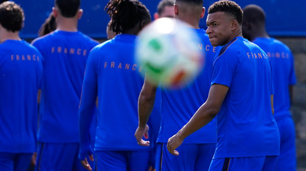 Haos pred meč Francuske na Mundijalu: "Ne krećite na stadion!" VIDEO