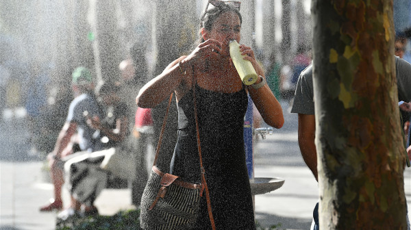 Haos u Austriji: Rekordno visoke noćne temperature; Na zapadu zemlje nevreme izazvalo klizišta