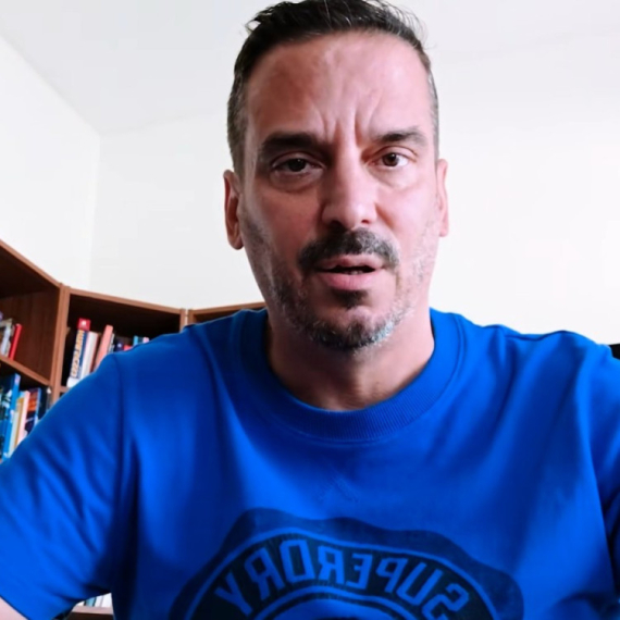 Laž dana; Piper: "Šta to za Ćacilend sprema blokader Vladimir Paskaljević" VIDEO