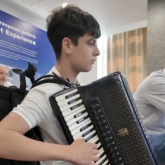 Oglasio se mladi Vuk, koji će sa robotima nastupiti 27. juna: "Vidimo se na platou ispred Skupštine"