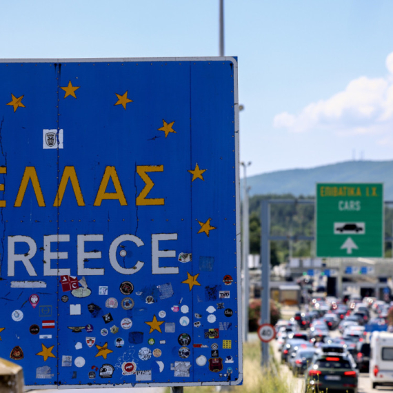 Drama na Evzoniju: Srbi zaglavljeni u kolonama, potpuni kolaps na prelazu