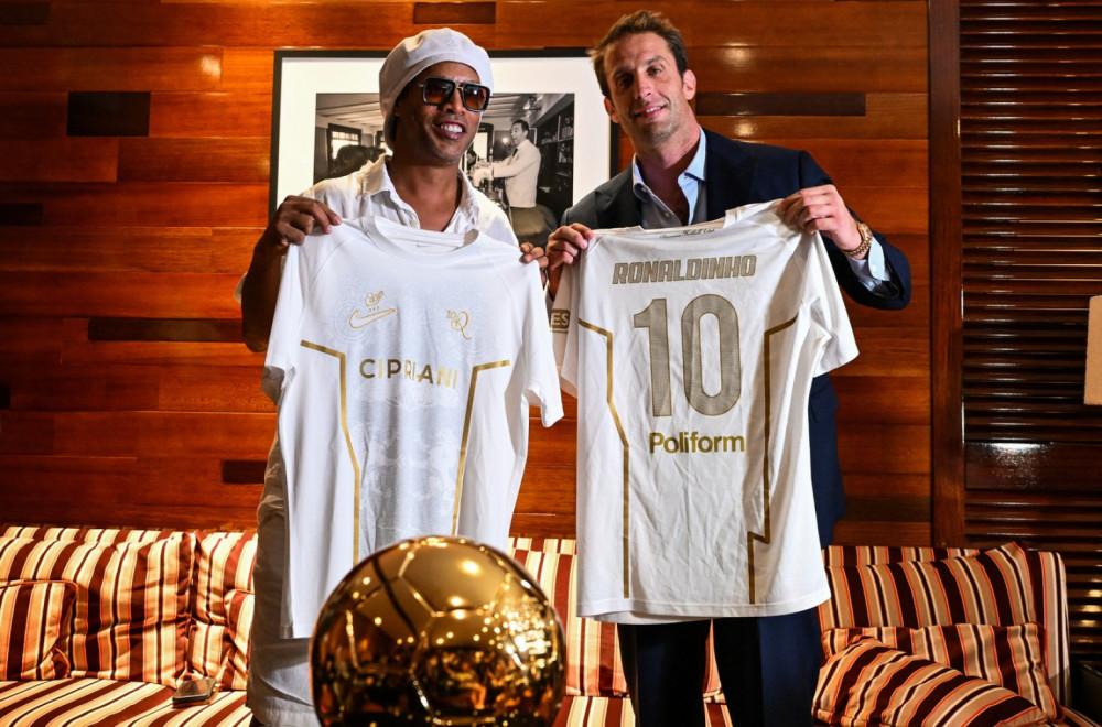 Ronaldinjo se vratio fudbalu – bazilska legenda potpisala za Ravenu! VIDEO