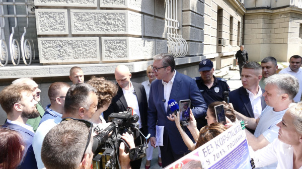 Vučević: "Vučić izlaskom pred radnike GSP pokazao da sve izazove rešava dijalogom" VIDEO