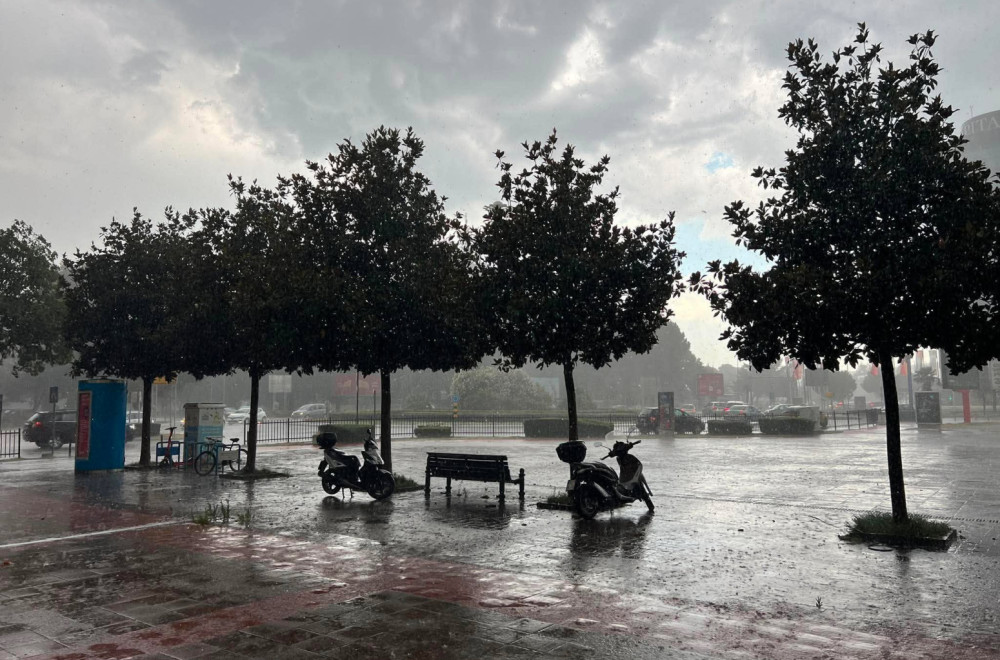 Nevreme paralisalo Podgoricu: Pljusak, grad i jak vetar – deo grada bez struje FOTO/VIDEO