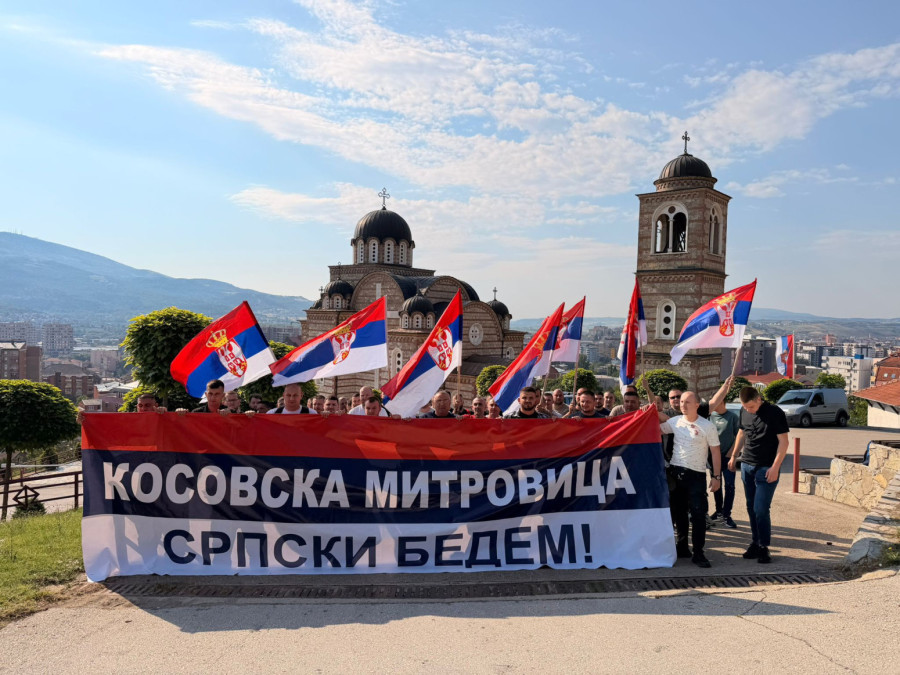 Više od 350 Srba sa KiM krenulo put Kraljeva da podrži Vučićevu politiku razvoja FOTO