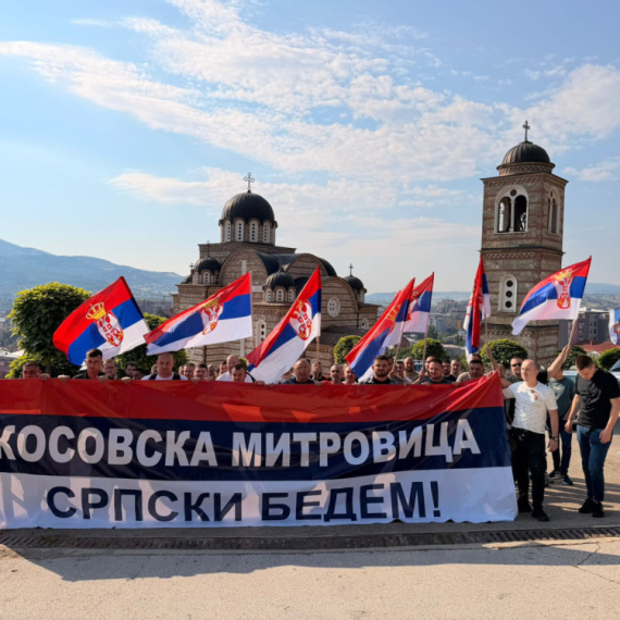 Petković: "Više od 350 Srba sa KiM došlo do Oplanića da podrže Vučića"
