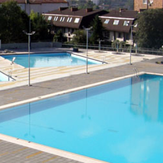 Rashlađenje na Zvazdari: Na bazenima Olimp od sutra noćno kupanje i poseban program za dame