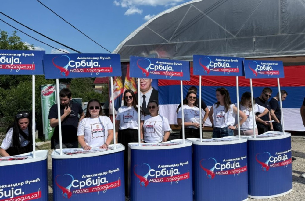 Narod čeka Vučića; Građani se okupili u Oplanićima