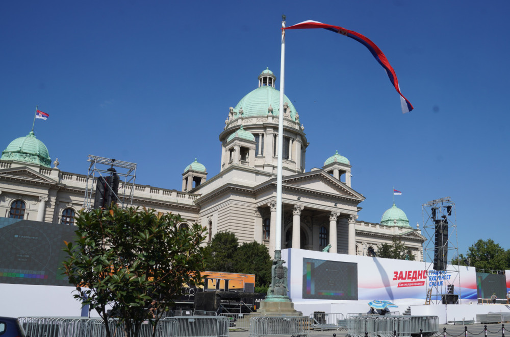 Srbija zove: Svi sutra u 18 časova ispred Narodne skupštine – za nova radna mesta, puteve, fabrike i budućnost