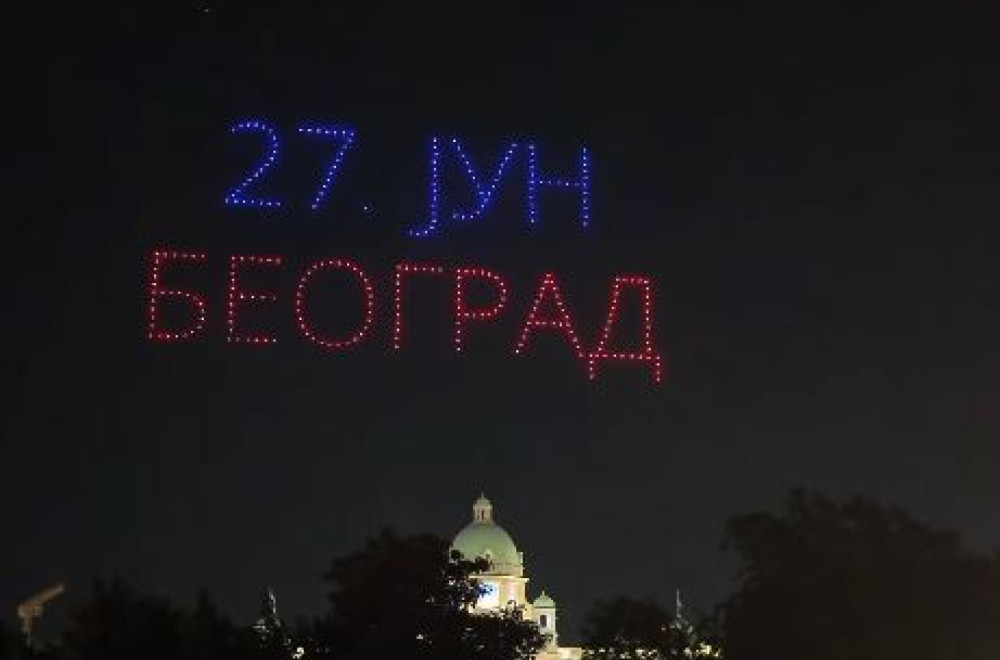 Mali: "Veličanstven dron šou"; "Vidimo se sutra ispred Doma Narodne Skupštine" VIDEO