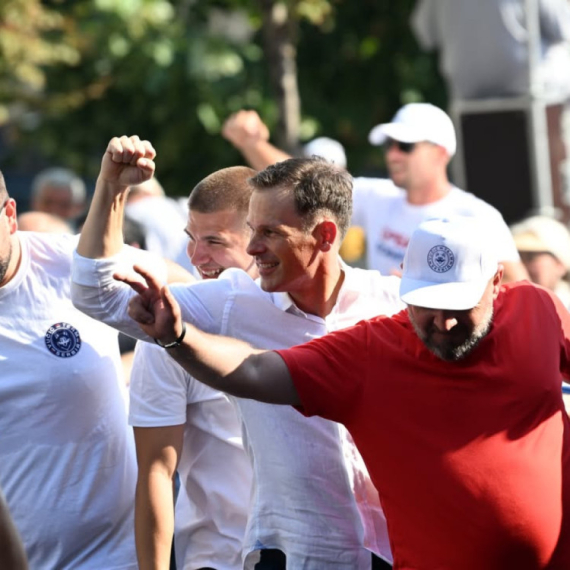 Mali posle skupa: "Stavljamo celu Srbiju pod ime jedne liste"; "Srbija je zemlja nade, rada i rezultata" FOTO