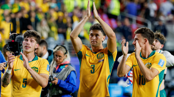 Australija nastavlja dalje bez dvojice igrača