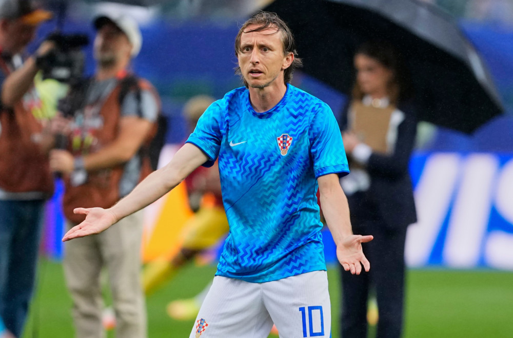 Mečevi odluke po kiši – Hrvatska strepi, Engleska i Gana mirniji