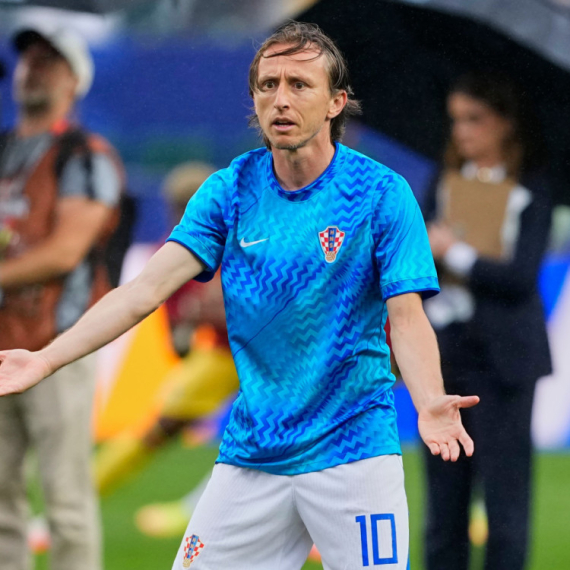 Mečevi odluke po kiši – Hrvatska strepi, Engleska i Gana mirniji