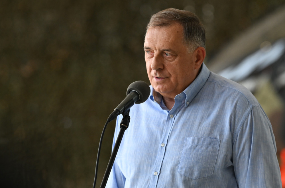 Dodik: "Vojska Srbije jedna od najjačih odbrambenih sila"