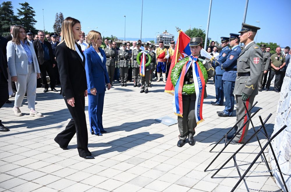 Mesarović: "Žrtva kosovskih velikomučenika da bude večni putokaz da čuvamo našu istoriju, tradiciju i sećanje"