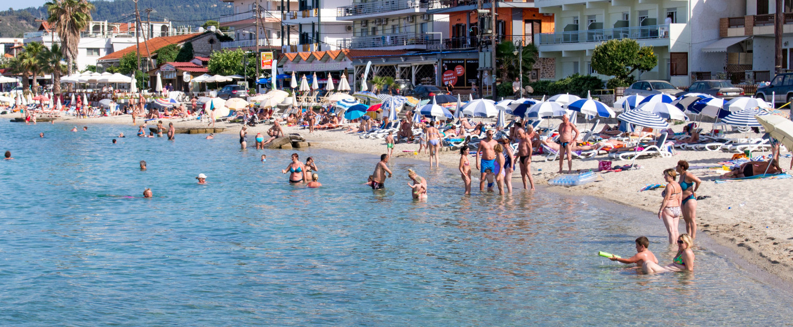 Srbi ponovo izazvali buru u Grčkoj? Snimak sa plaže zapalio mreže VIDEO