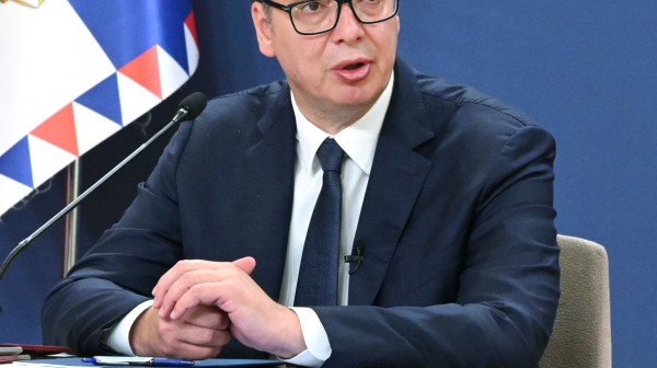 Vučić saopštio: Moguće ranije isplate penzija i socijalnih davanja