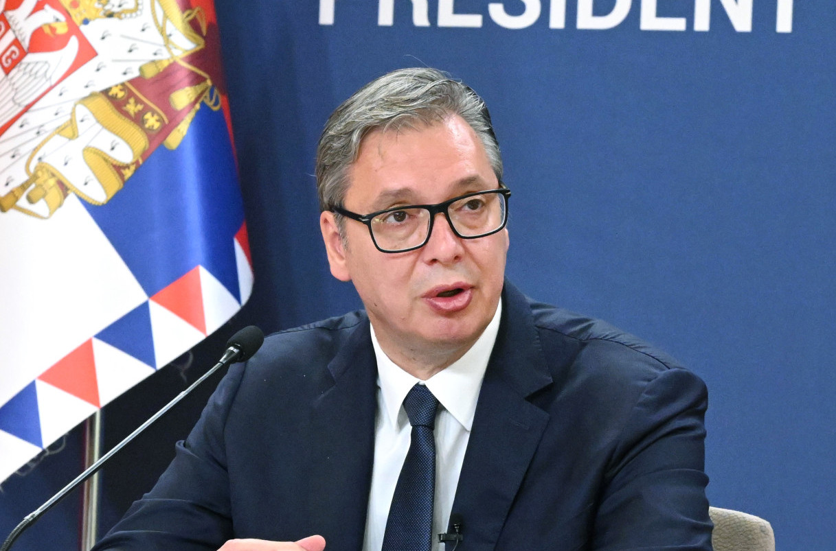 Vučić: "Imaćemo uskoro izbore"; "Držim se Ustava Srbije"
