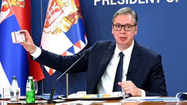 Novčana pomoć, jeftiniji lekovi, vaučeri... Sve mere na jednom mestu: Evo šta je Vučić najavio