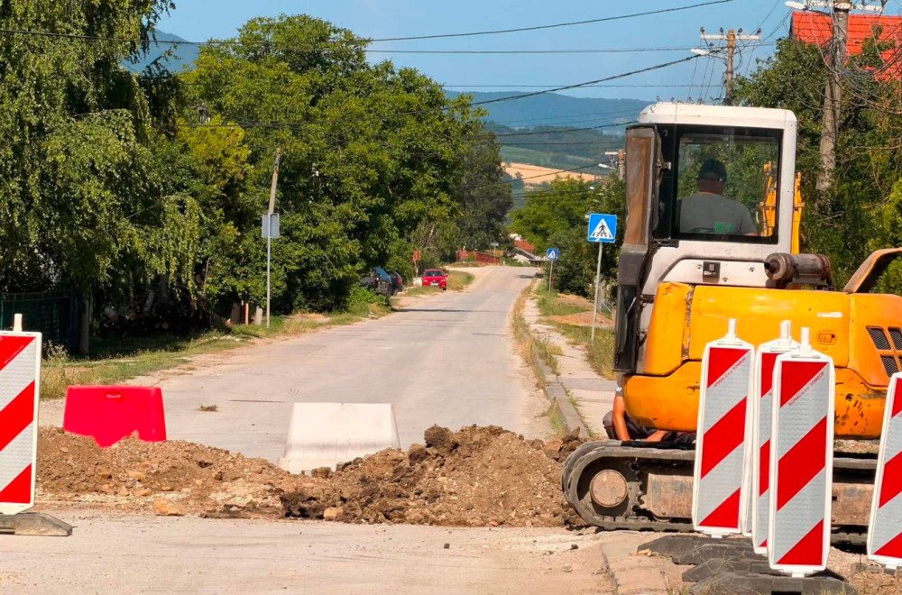 U Konjevićima kod Čačka oštećena gasovodna cev, buknuo požar: Povređena jedna osoba