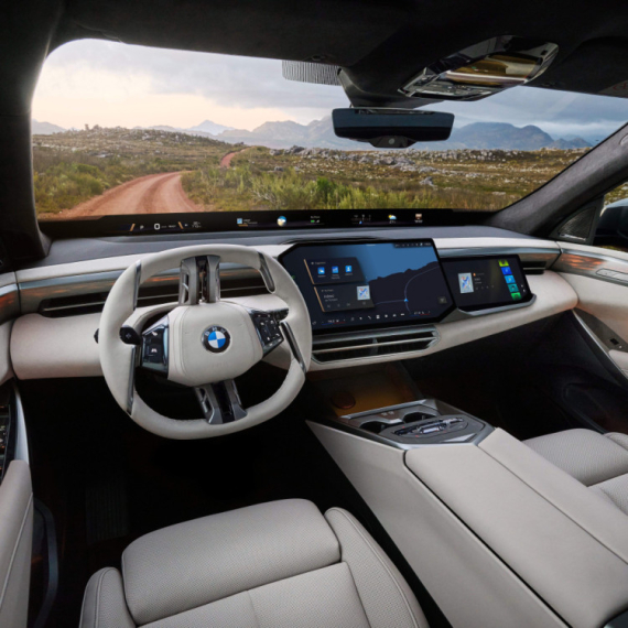 Sve manje fizičkih komandi u kolima? BMW kaže da su mladi vozači krivi!