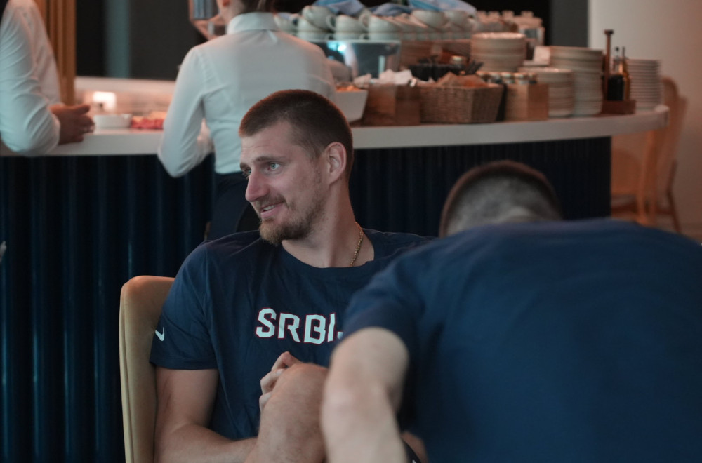 Nikola Jokić snimljen u ludom provodu, pevao do jutra u kafani: Posebno ga pogodila jedna pesma VIDEO