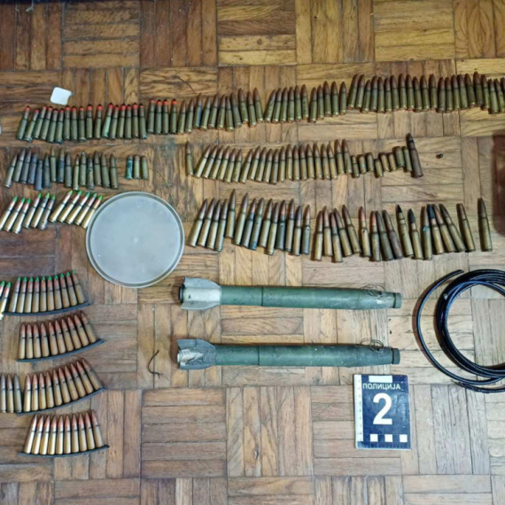 Uhapšen Leskovčanin: Policija pronašla 1.255 metaka, mine i eksploziv